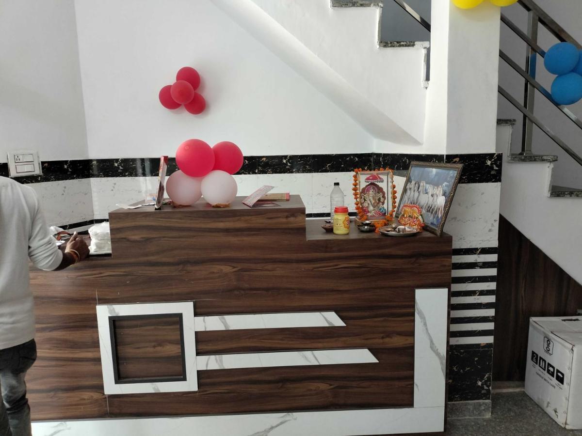 Hotel Oyo Shree G Agra  Zewnętrze zdjęcie